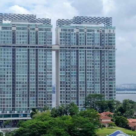 Experience The Coast - Hostahome Suites At Paragon Residence Near Downtown Джохор Бахру Екстериор снимка
