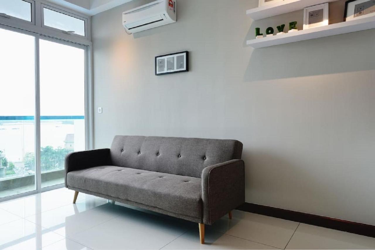 Experience The Coast - Hostahome Suites At Paragon Residence Near Downtown Джохор Бахру Екстериор снимка